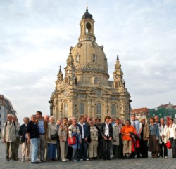Frauenkirche mit Gruppenbild